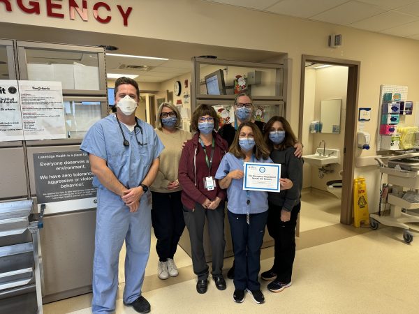 Emergency Dept Team accept Circle of Gratitude Certificate